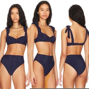 NWOT Blair Bikini Top in Navy
BEACH RIOT Size L $118
